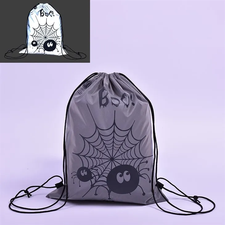 Hátizsák fényvisszaverőkkel